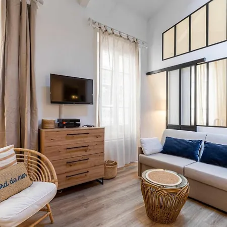 아파트 Renovated Duplex - Croisette Golden Square 칸느