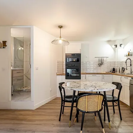 아파트 Renovated Duplex - Croisette Golden Square 칸느